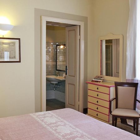 Hotel Villa Gli Asfodeli Tresnuraghes Habitación foto