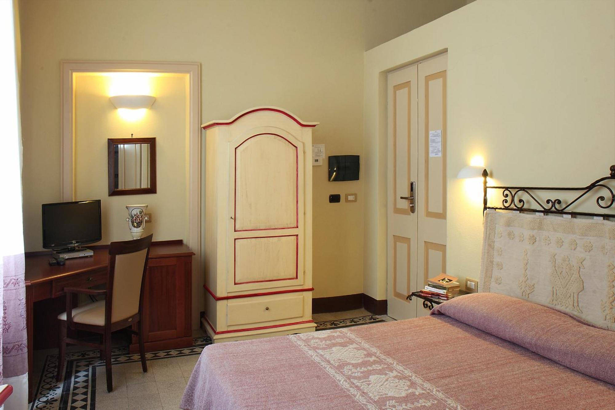 Hotel Villa Gli Asfodeli Tresnuraghes Habitación foto
